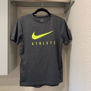 Lot of 8 Boys Size XL T-shirts Nike, Under Armour